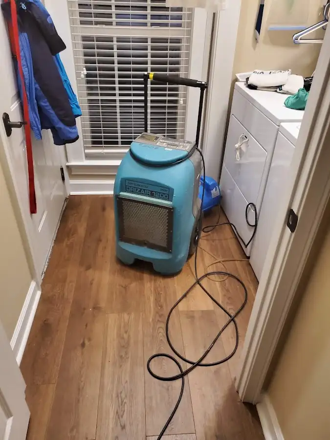 Commercial dehumidifier deployed for Crawl Space Restoration in Damascus